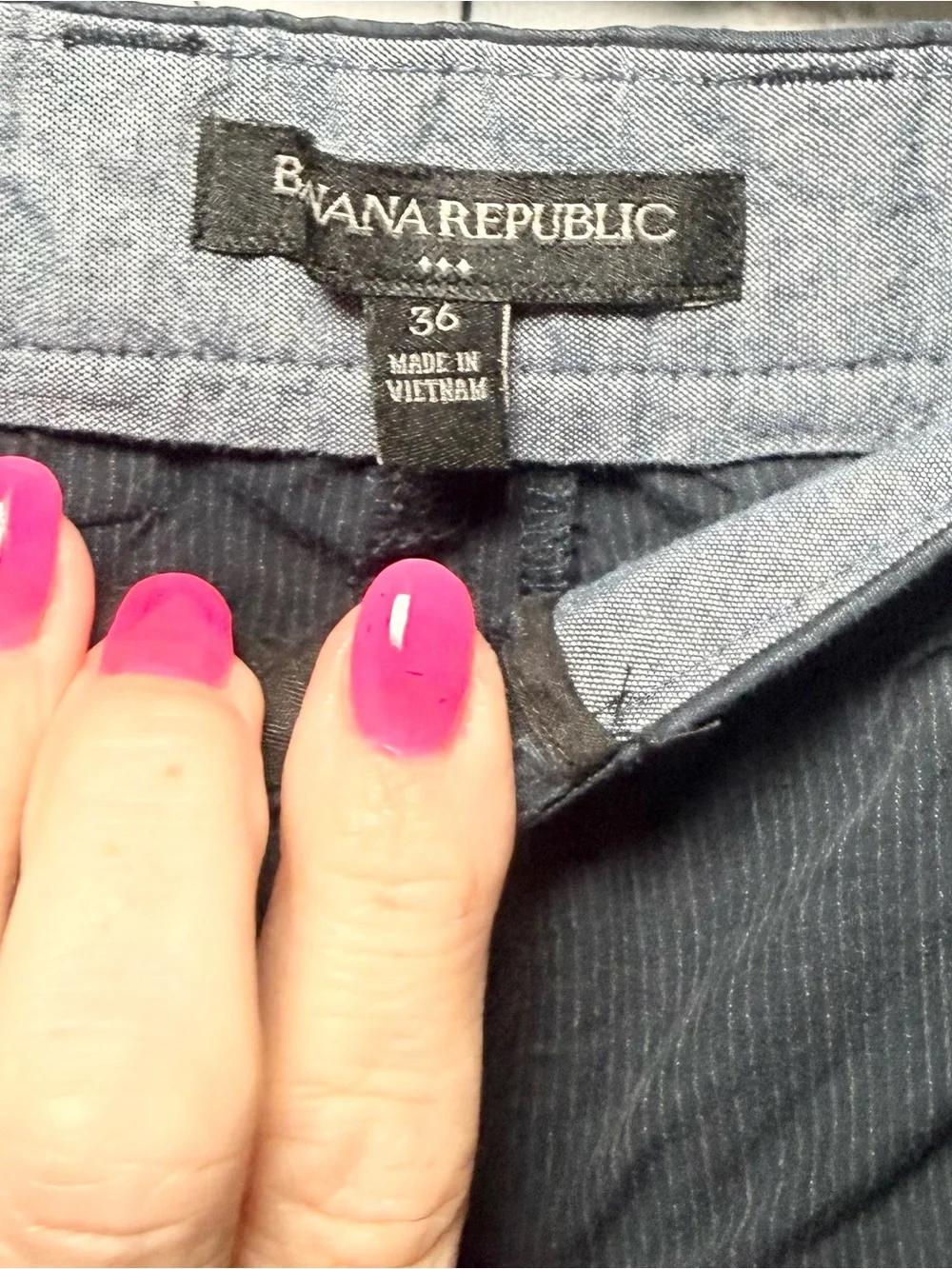 Banana Republic. Men’s Navy Cotton Shorts. Size 36